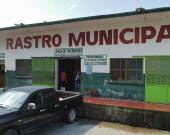 Rastro Municipal contamina el río