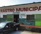 Rastro Municipal contamina el río