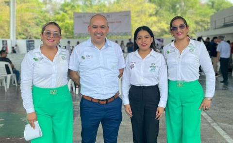 Ofrecen empleo y apoyo a mujeres en feria realizada 
