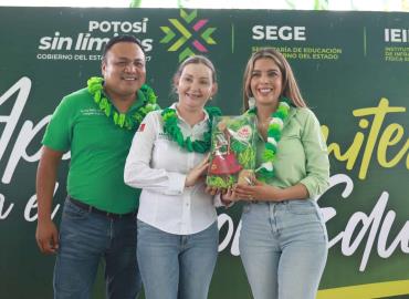 Senadora y alcaldesa unen esfuerzos por las infancias de Matlapa