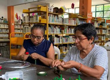 Dan resultados talleres artesanales en la Biblioteca Municipal