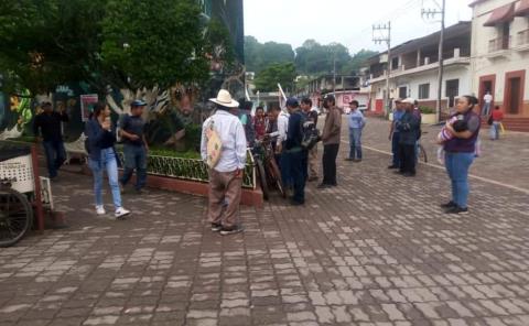 Molestia en comunidades rurales por atraso en arranque de obras
