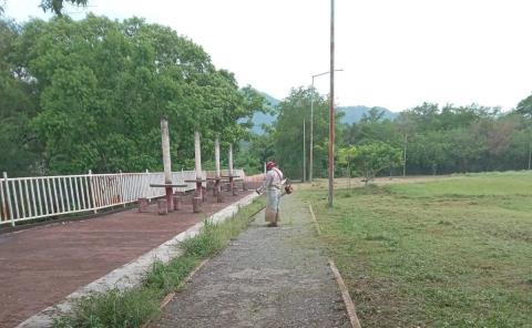 Ayuntamiento da mantenimiento a la Unidad Deportiva Tamazunchale
