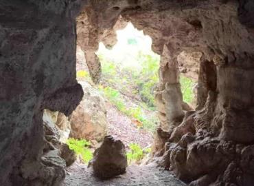 Descubren más grutas 