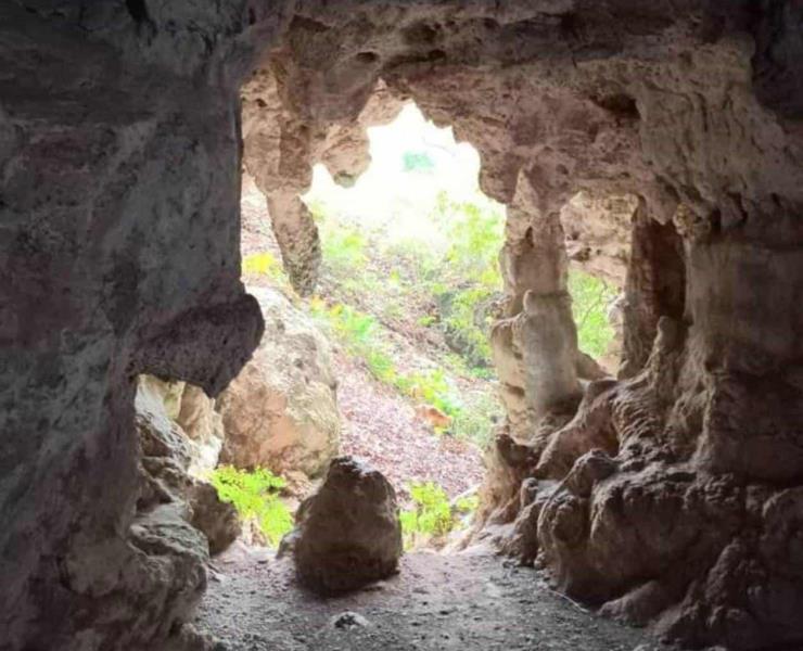 Descubren más grutas 
