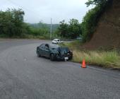 Auto se impactó contra un camión   