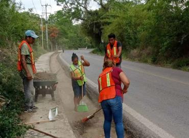 Áreas limpias procuran en orillas de carretera