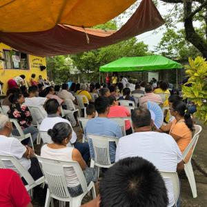 Homenajearon a padres fallecidos en cementerios