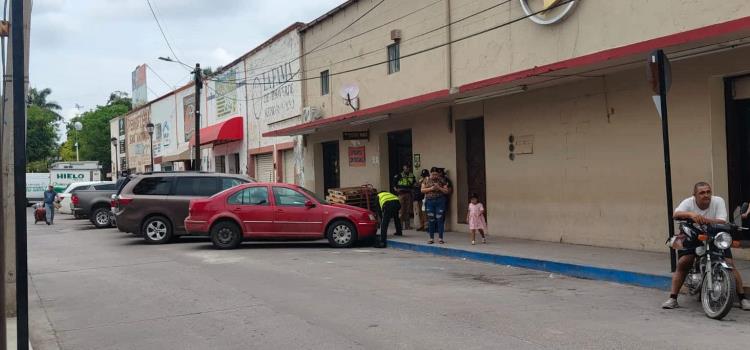 Automovilistas no respetan áreas Automovilistas no respetan áreas