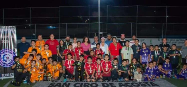 CONCLUYÓ TORNEO DE LA LIGA MUNICIPAL CONCLUYÓ TORNEO DE LA LIGA MUNICIPAL