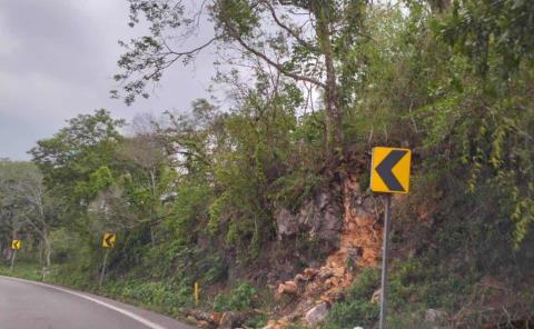 Derrumbes en la Valles Rioverde
