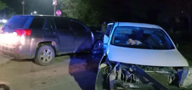 DOS LESIONADOS EN FUERTE CHOQUE DOS LESIONADOS EN FUERTE CHOQUE