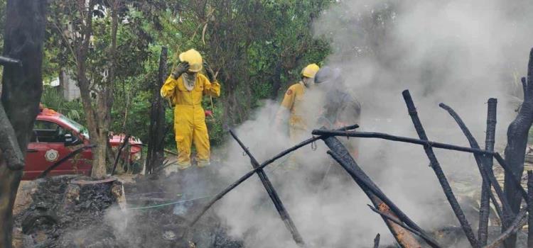 Incendio acabó con una casa Incendio acabó con una casa