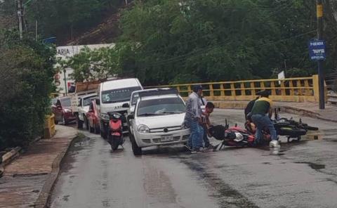 Chocaron dos motociclistas  
