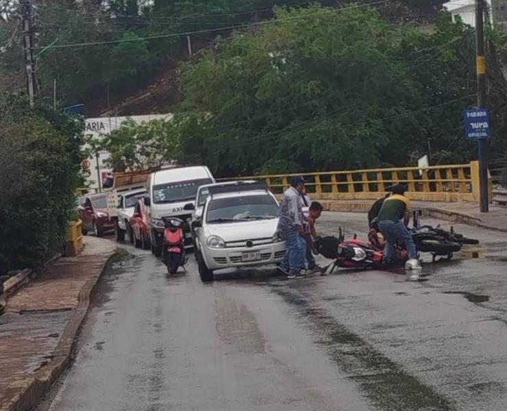 Chocaron dos motociclistas  
