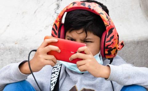 Niños víctimas  de nomofobia
