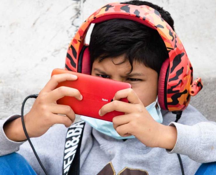 Niños víctimas  de nomofobia
