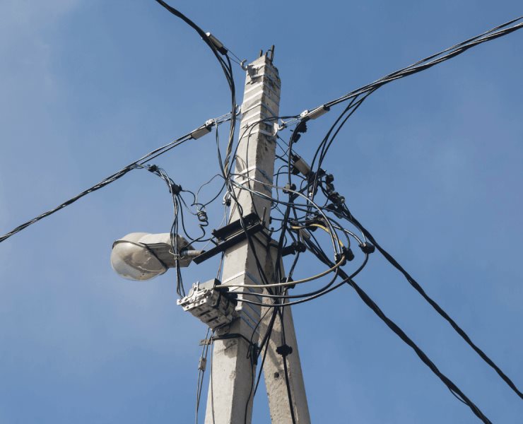 Pésimo servicio de luz en la sierra
