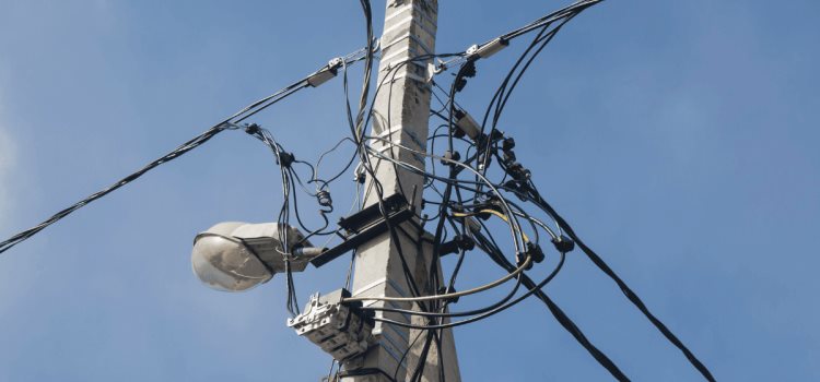 Pésimo servicio de luz en la sierra Pésimo servicio de luz en la sierra