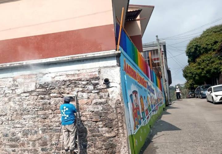 Pintan mural en la avenida "Gonzalo Santos"