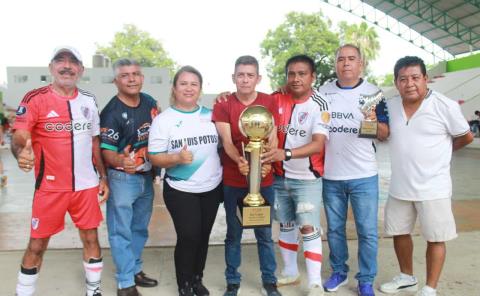 Región VI del SNTE sección 26 premió a ganadores de evento
