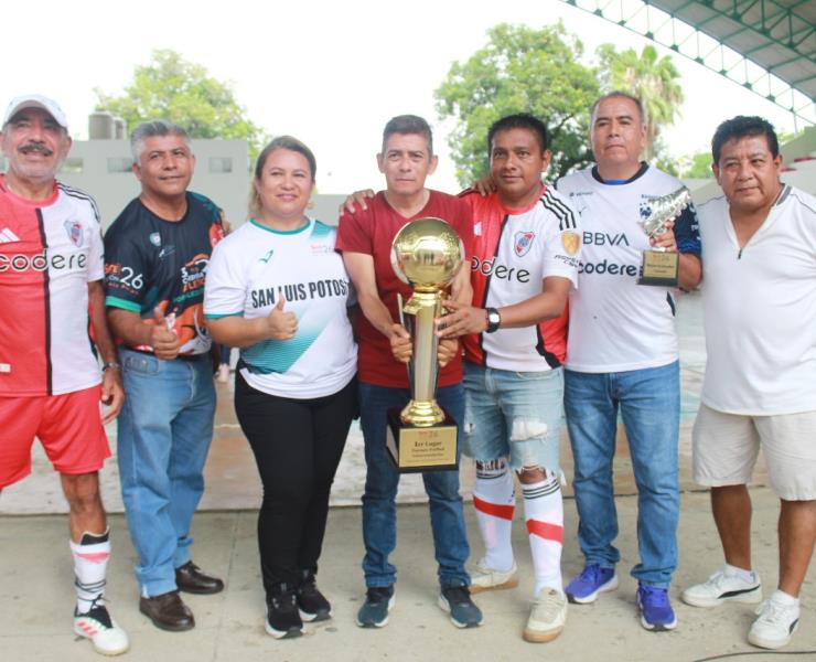 Región VI del SNTE sección 26 premió a ganadores de evento

