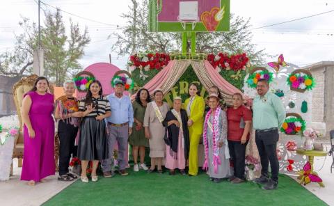Coronaron a tercia de reinas en Santa Rita 
