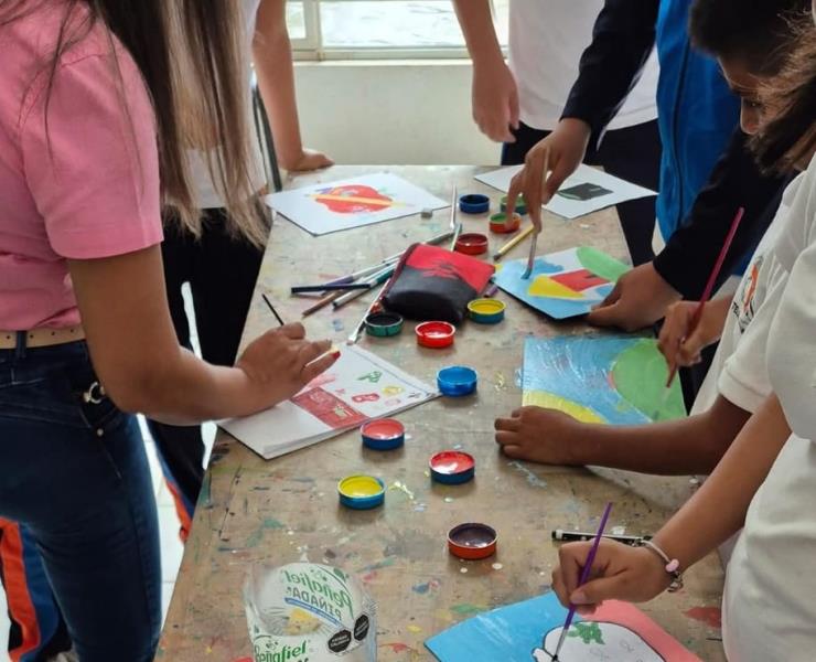 Aplican a estudiantes talleres en prevención de embarazos adolescentes