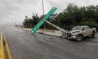 Camioneta chocó contra un poste            
