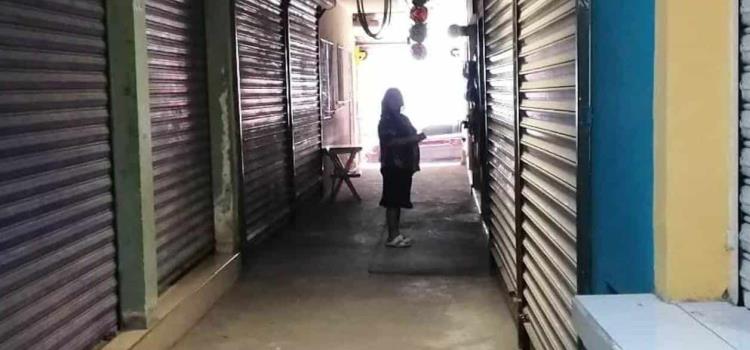 Locatarios exigen obras a Medina Locatarios exigen obras a Medina
