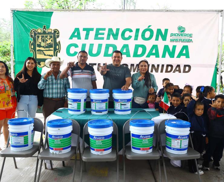 Arnulfo Urbiola Atiende  necesidades de la gente 

