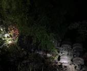 TRÁILER CAYÓ A UN BARRANCO