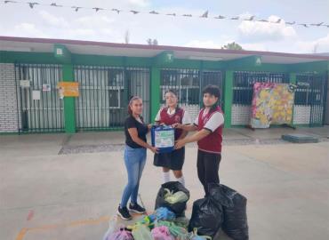 CBTa 187 realizó la donación de tapitas