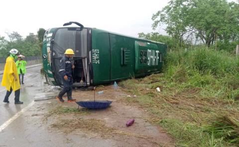 CHOCÓ Y VOLCÓ AUTOBÚS FORÁNEO