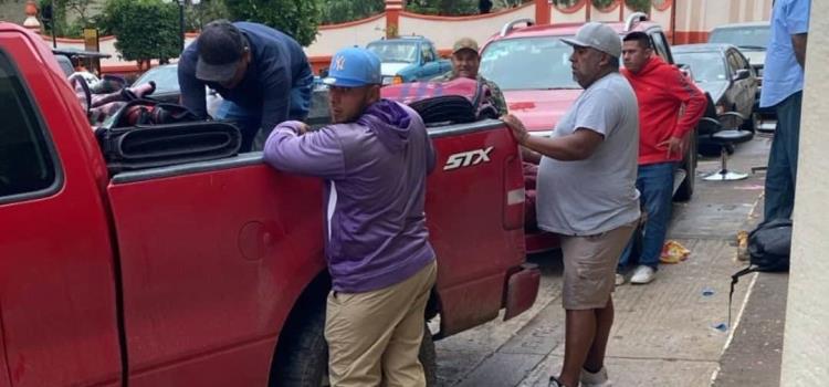 Familias anegadas por crecida del río Familias anegadas por crecida del río