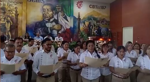 Entre nostalgia y sueños: Generación 2022-2025 se despide del CBTis 187