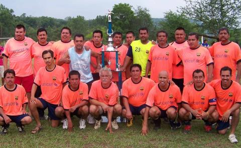 San Miguel logró su primer título en futbol master 2011
