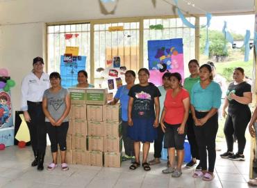 Realizan entrega de programas de atención alimentaria en Tampacán