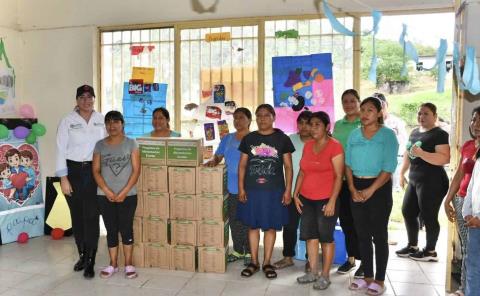 Realizan entrega de programas de atención alimentaria en Tampacán