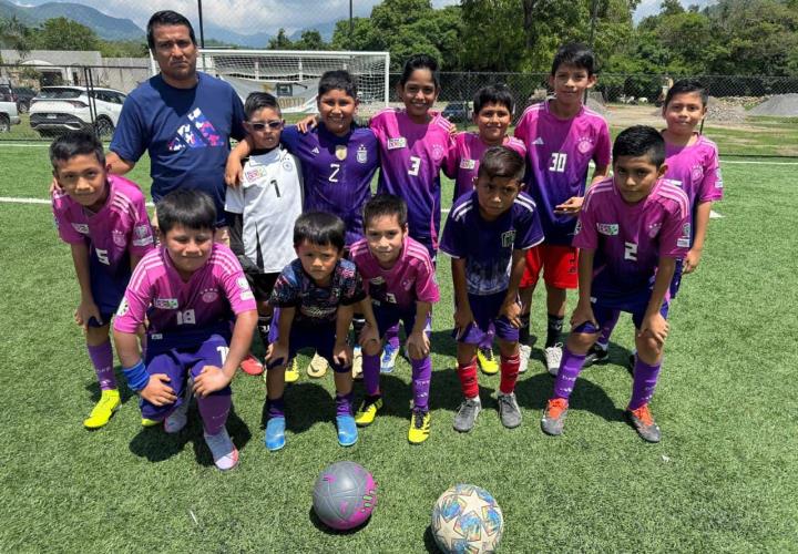 Farmadoc vacunó 3-2 a CPTIF Xilitla