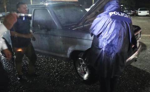 Una camioneta ardió en llamas
