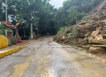 Reabren parcialmente la carretera Axtla–Cómoca 