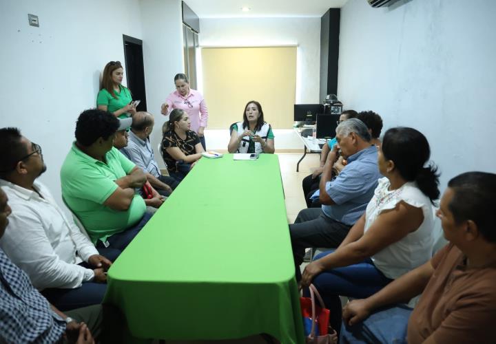 Se reúne SCT del Estado con transportistas locales