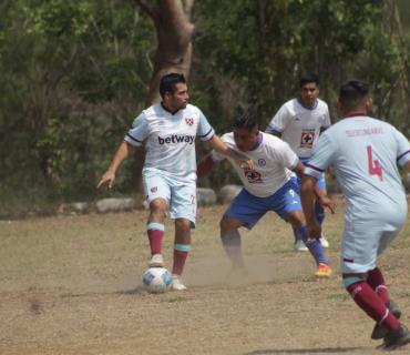 Abre la fiesta grande del futbol master del Amajac