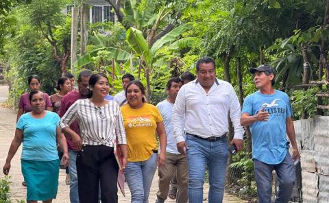 Alcalde visitó Tlacuilola para atender solicitudes ciudadanas 
