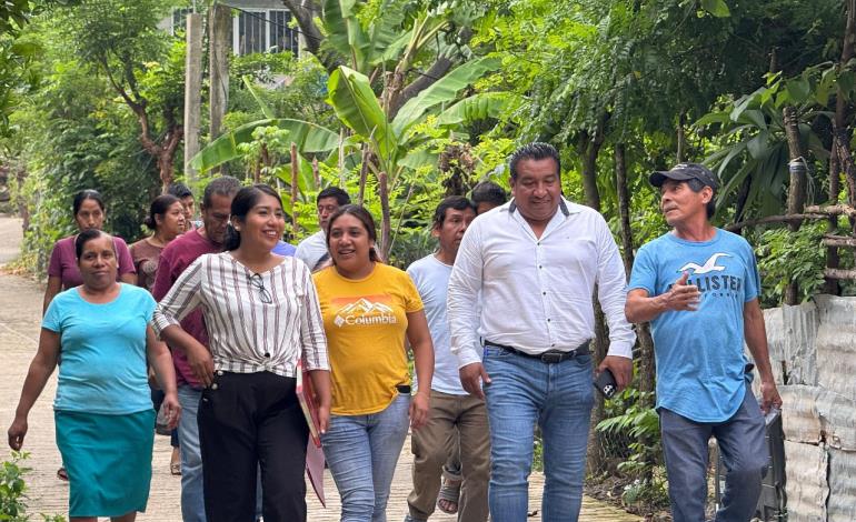 Alcalde visitó Tlacuilola para atender solicitudes ciudadanas 