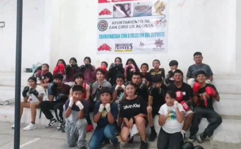 
Destacaron jóvenes  en torneo amistoso
