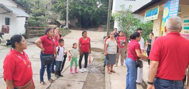 Lleva Cáritas ayuda tras desborde del arroyo Tenango
