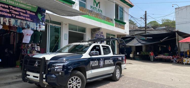 SE AHORCÓ UN HOMBRE SE AHORCÓ UN HOMBRE