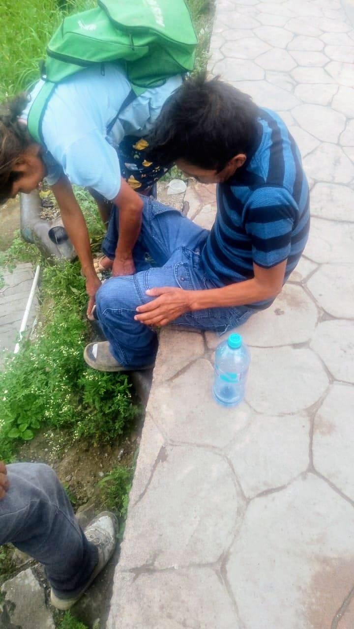 Masculino se desmaya en Av. Juárez